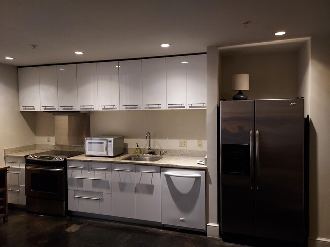Foto del edificio - 507 Cloverdale Rd