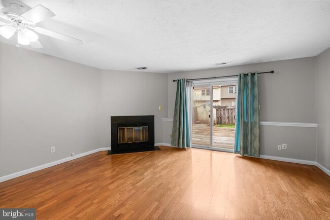 Building Photo - 504 Gloucester Ct