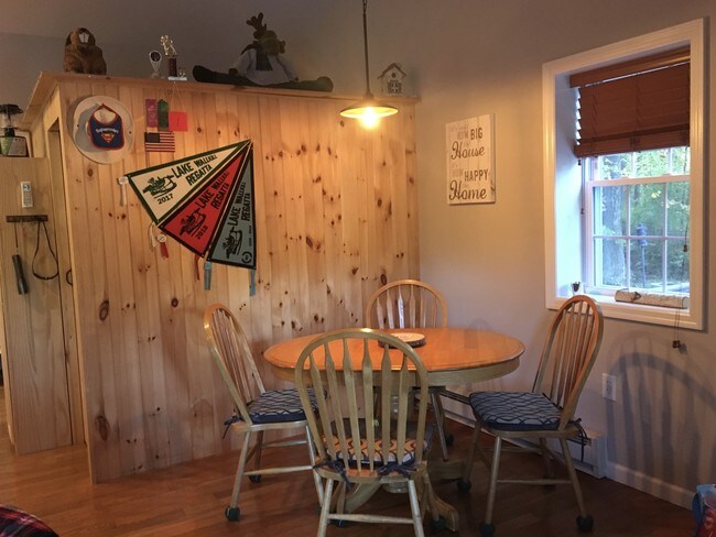 Dining Area - 105 Lakeside Dr