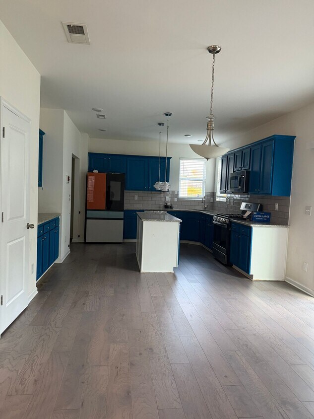 Foto principal - 7339 Wheyfield Dr