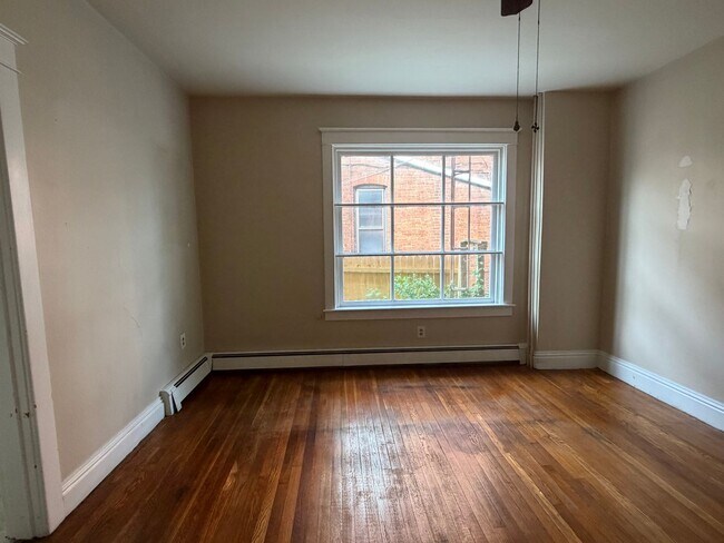 Foto del edificio - 1432 Monroe St