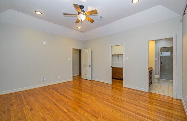 Building Photo - 2920 Payson St