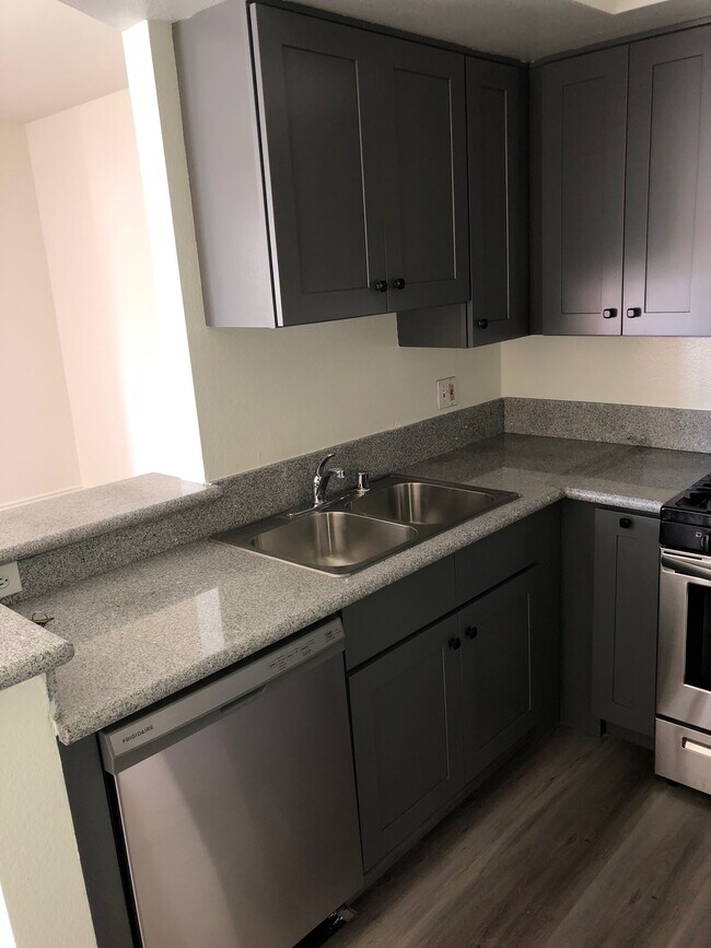 Foto del edificio - 1200 Mansfield N Ave