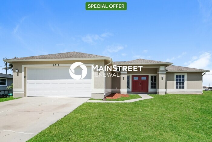 Foto principal - 3 Bedroom Pet-Friendly Home in Cape Coral,...