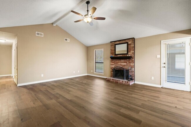 Foto del edificio - 614 Circle Creek Dr