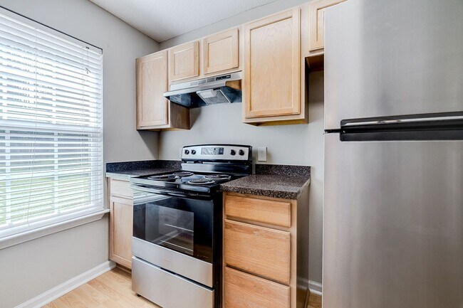 Foto del edificio - 3 Bedroom Springfield Home with Garage and Large Backyard
