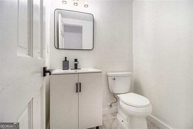 Building Photo - 8212 Lullwater Ct