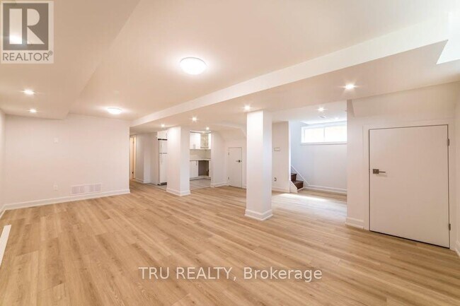 Photo du bâtiment - 2424 Iris St