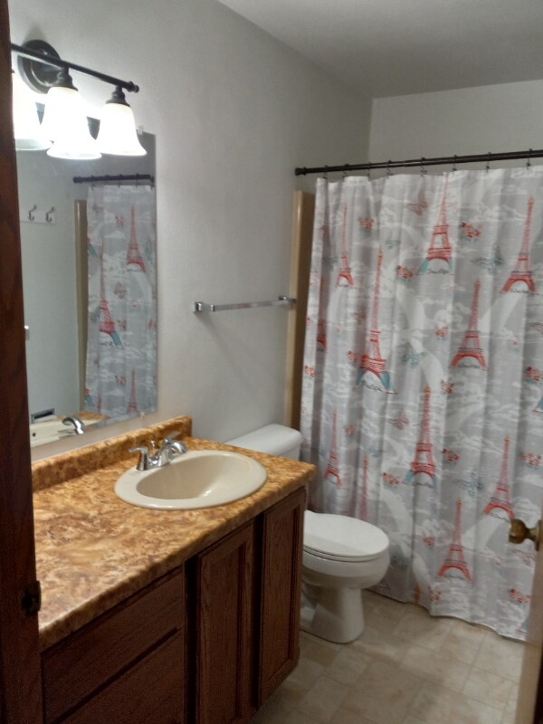 Foto del edificio - 1244 Primrose Ln