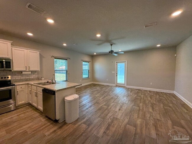 Building Photo - 6084 Royal Port Ct