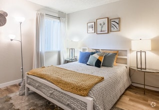 2BR,1BA-Griffith - The Parc Apartments