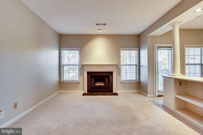 Foto del edificio - 1724 Lake Shore Crest Dr