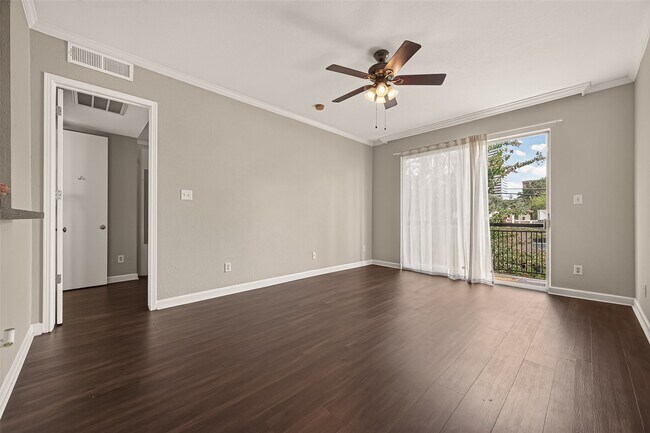 Foto del edificio - 4515 Briar Hollow Pl