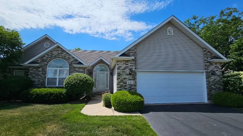 Foto principal - 647 Knolls St W