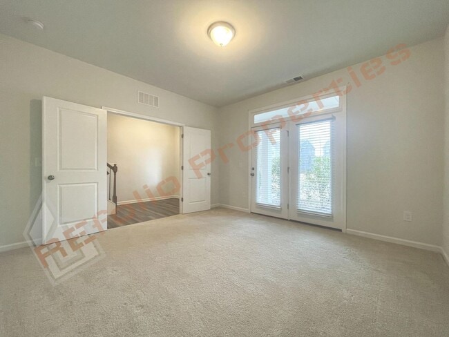 Building Photo - Charming 3 Story 4 Bedrooms with 1st Floor Guest Suite Townhome @ Smith Farm, Apex, Available Dec...