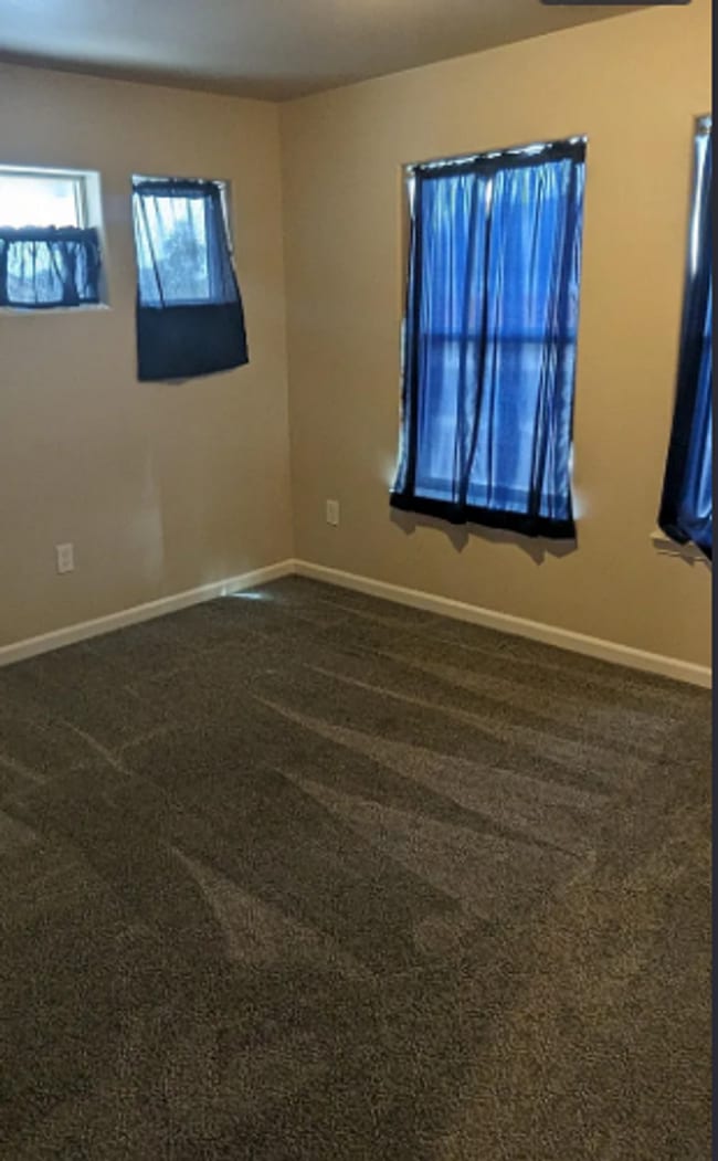 Building Photo - Now Available 3 bedroom| 2 baths 1597sqft home in Fallon! Must See!