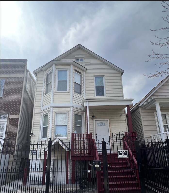 Primary Photo - 1806 N Washtenaw Ave