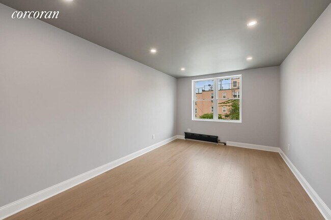 Building Photo - 17 70th St