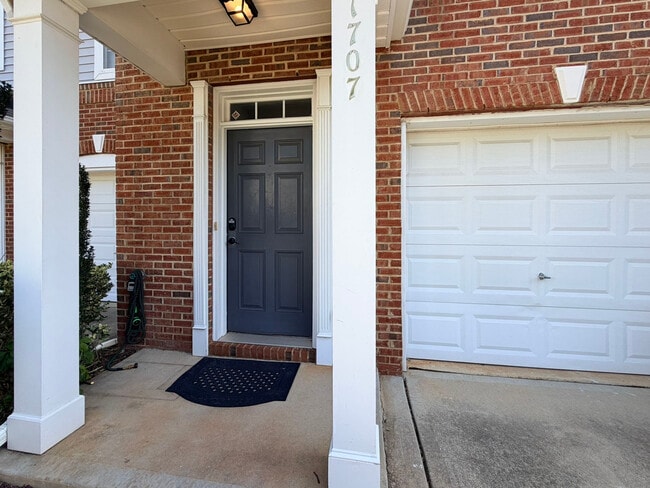 Building Photo - 1707 Zachary Brook Ln