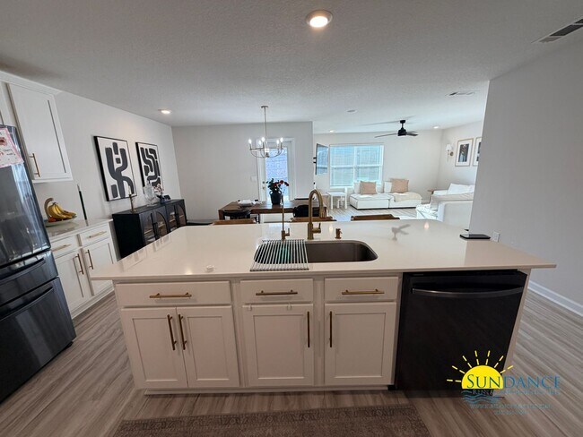 Foto del edificio - Spacious 4BR Patriot Ridge Home with Community Perks!