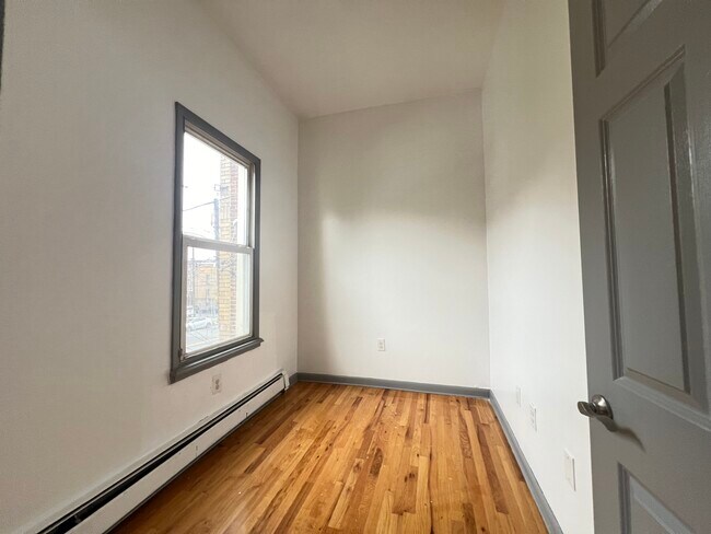 Unit 2 - 3688 John F Kennedy Blvd