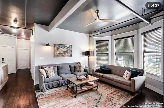Building Photo - 201 E Courtland Pl