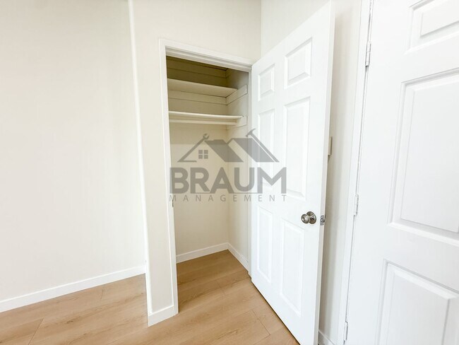 Foto del edificio - 11035 Moorpark St