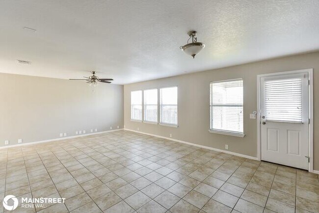Building Photo - 10911 Swing Rider, San Antonio, TX 78245