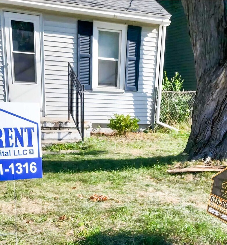 Primary Photo - 2 bedroom single family home
