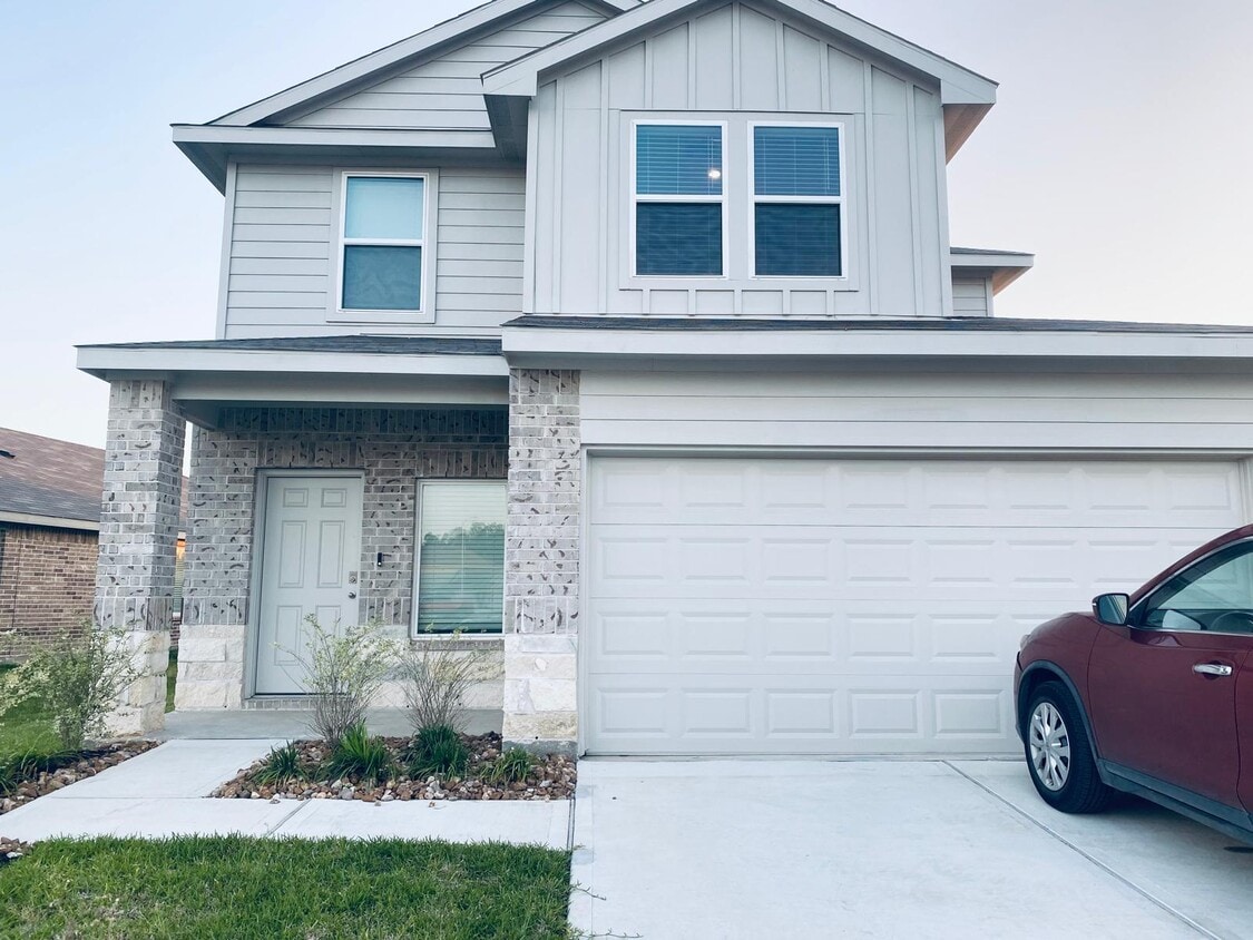 Foto principal - 5938 Cypresswood Heights Dr