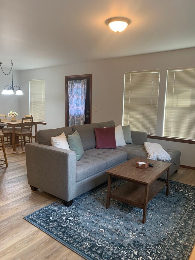 Foto del edificio - 2131 Roper Ln