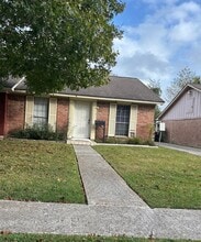 Building Photo - 2210 Buchanan Dr