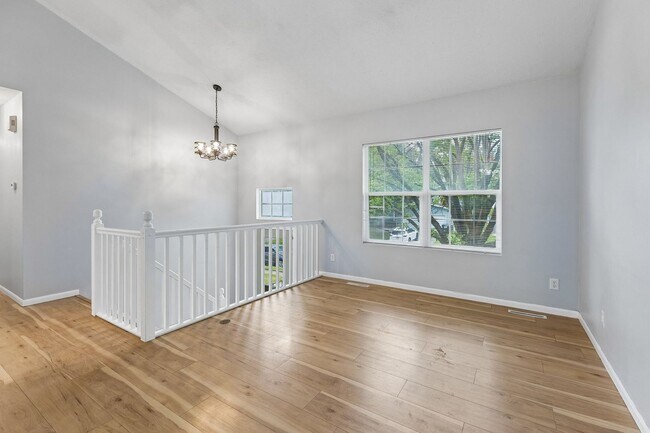 Building Photo - 3 Bedroom home with massive deck!