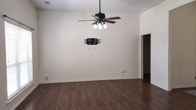 Building Photo - 2106 SE 45th Ave