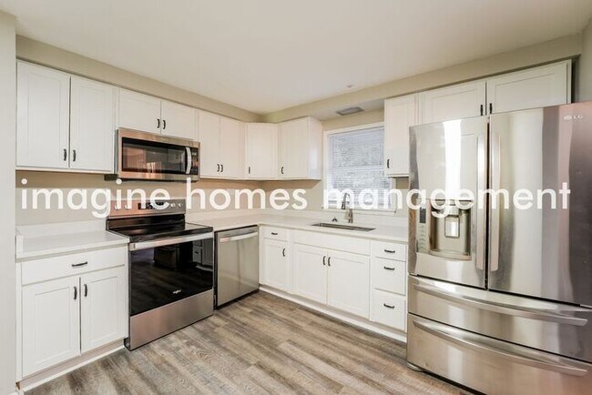 Foto del edificio - Large 5 Bedroom Single Family Home in Plum...