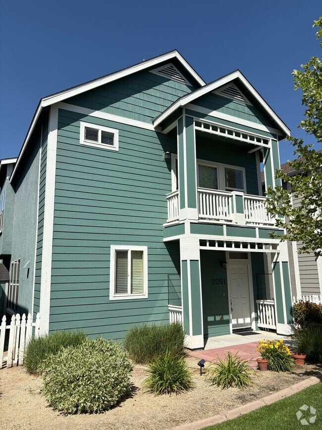 Building Photo - 2051 Virginia Lake Way