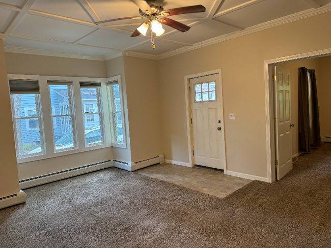 Building Photo - 137 Ashuelot St