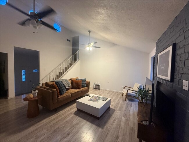 Building Photo - 13919 Baytree Dr