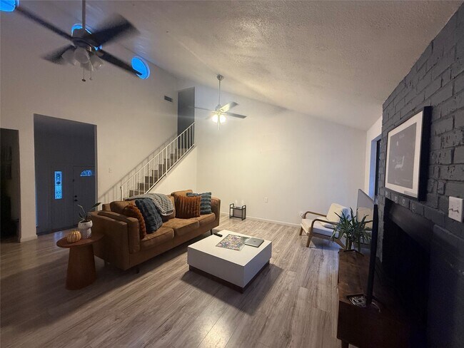 Foto del edificio - 13919 Baytree Dr