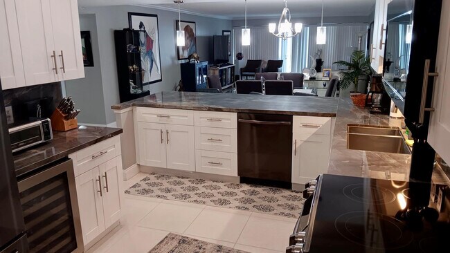 Building Photo - 4100 Galt Ocean Dr