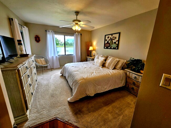 Foto del edificio - 13091 Cross Creek Blvd