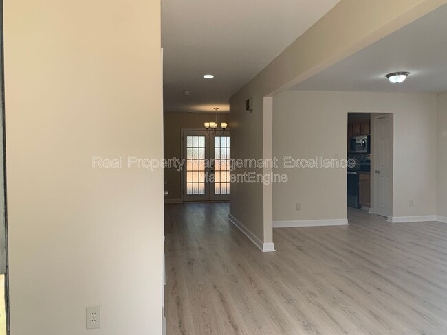 Building Photo - 5611 Sojourn Dr