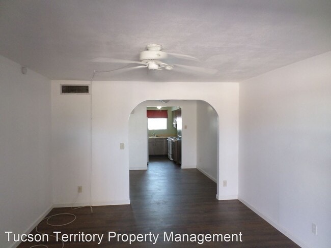 Building Photo - 2 br, 1 bath House - 5851 E 23rd Street