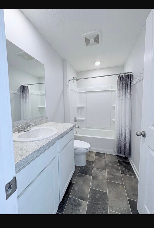 Building Photo - 382 Trinity Wy E