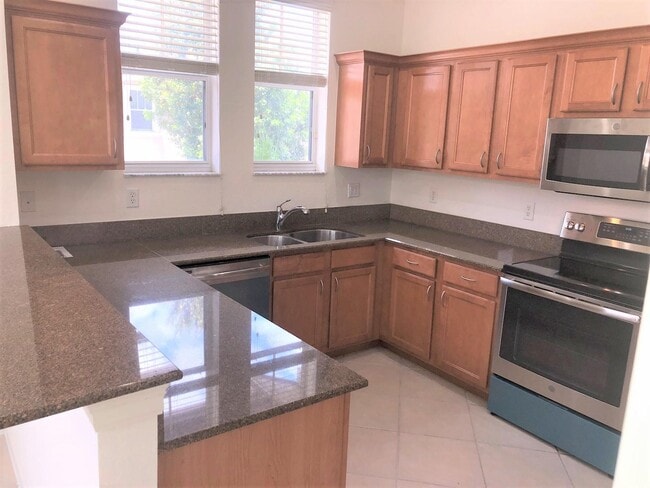 Foto del edificio - 690 Pacific Grove Dr