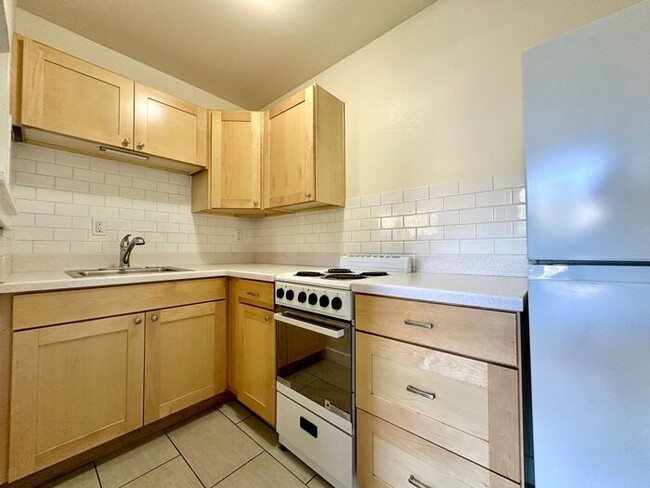 Building Photo - 6113 8th Ave NW