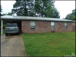 Building Photo - 13500 Marietta Dr