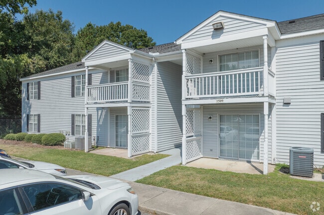 Building Photo - Forest Lake Apartments