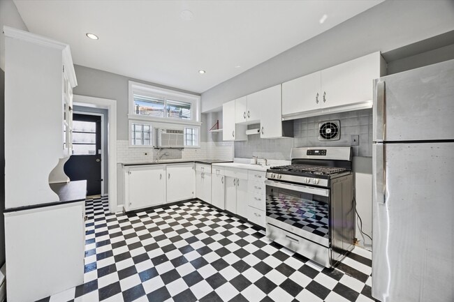 Kitchen - 1321 Mifflin St Townhome