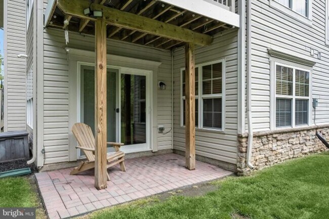 Foto del edificio - Gorgeous End of Group Owings Mils 3bd/2.5ba w/ A/C, W/D, and Modern Amenities! Available now!